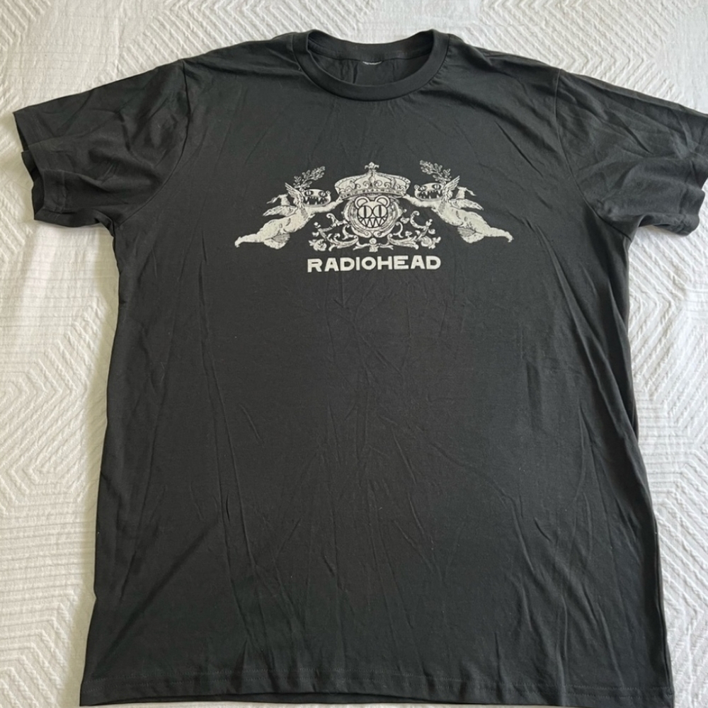 ISO! Vintage Radiohead Shirt in M or L